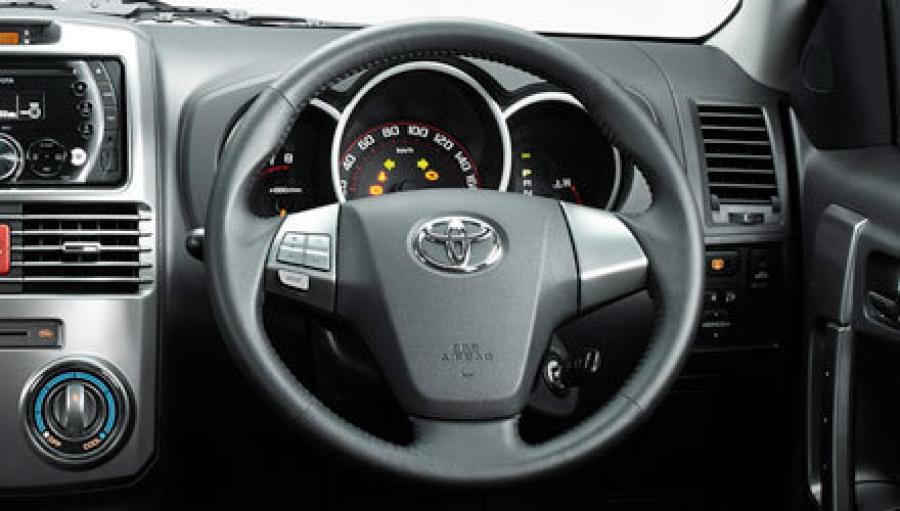  Toyota Rush 2015 года  (фото 3 из 3)